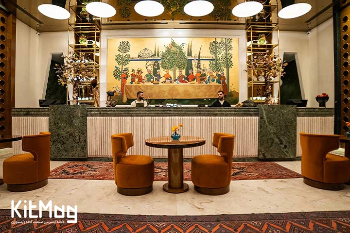 نمایی از ورودی مجموعه رستوران های دیوان و ایوان در مرکز خرید فرشته ۲۴ واقع در خیابان الهیه ،خ فیاضی