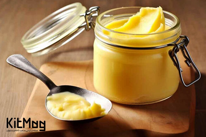 روغن حیوانی گیاهی کرمانشاهی که در یک جار شیشه ای ریخته شده و مخصوص پخت و پز می باشد
