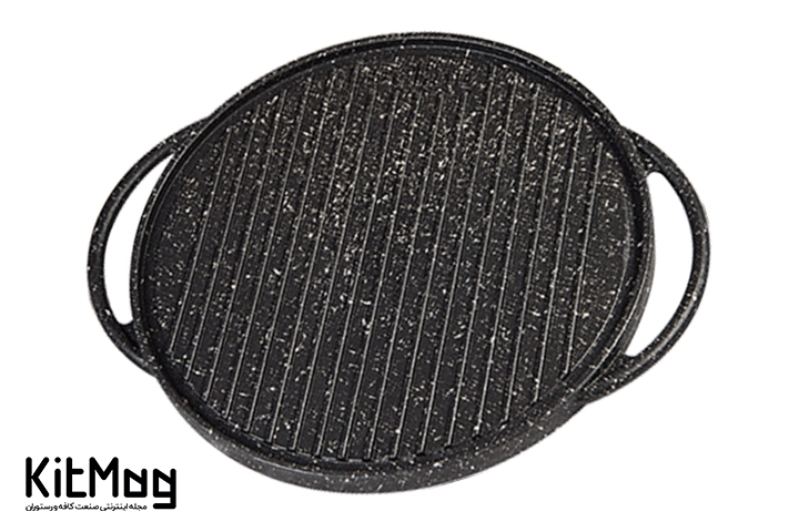 تابه مخصوص پخت استیک برند ظروف چدنی نالینو که پس زمینه آن سفید می باشد و مخصوص استفاده روی منقل و گاز صنعتی می باشد