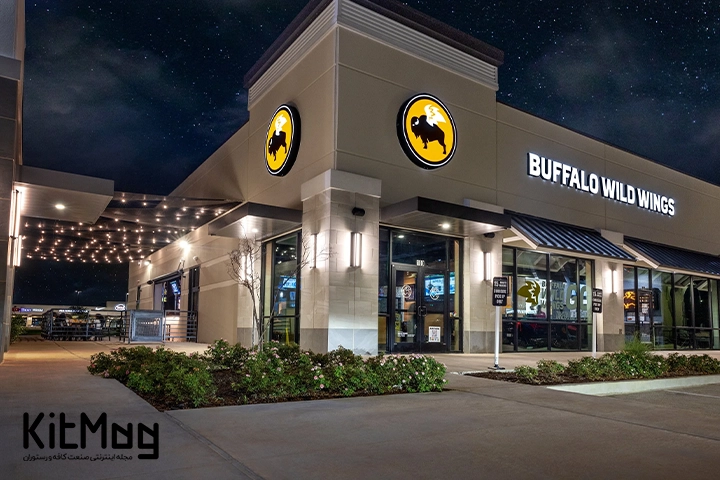 بوفالو وایلد وینگز (Buffalo Wild Wings)
این رستوران فرانچایز به صورت تخصصی استیک های تخصصی می فروشد و همچنین در کنار آن غذاهای دریایی سرو می کند