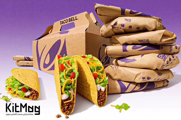 بسته بندی معروف رستوران زنجیره ای و فرانچایز تاکو بل Taco Bell که از تاکوهای آن عکس گرفته شده است و در نمای تصویر با بسته بندی های مختلف و کاغذی قابل مشاهده می باشد
