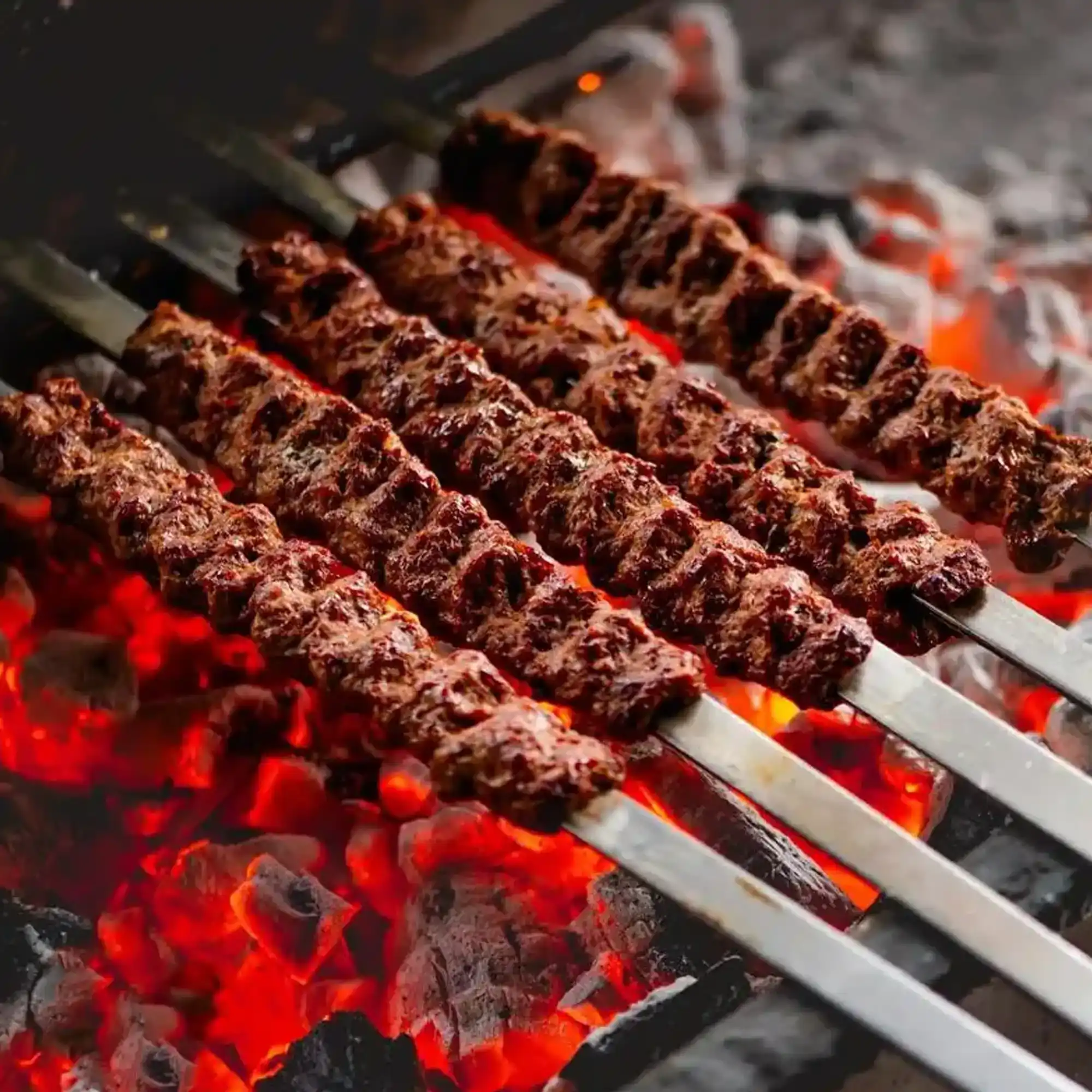 سیخ کباب و جوجه